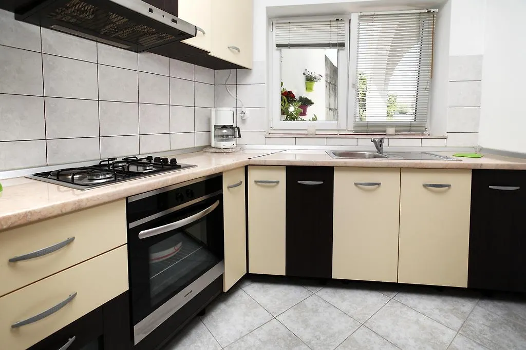 Apartment Lidija Stobrec 0*, Split