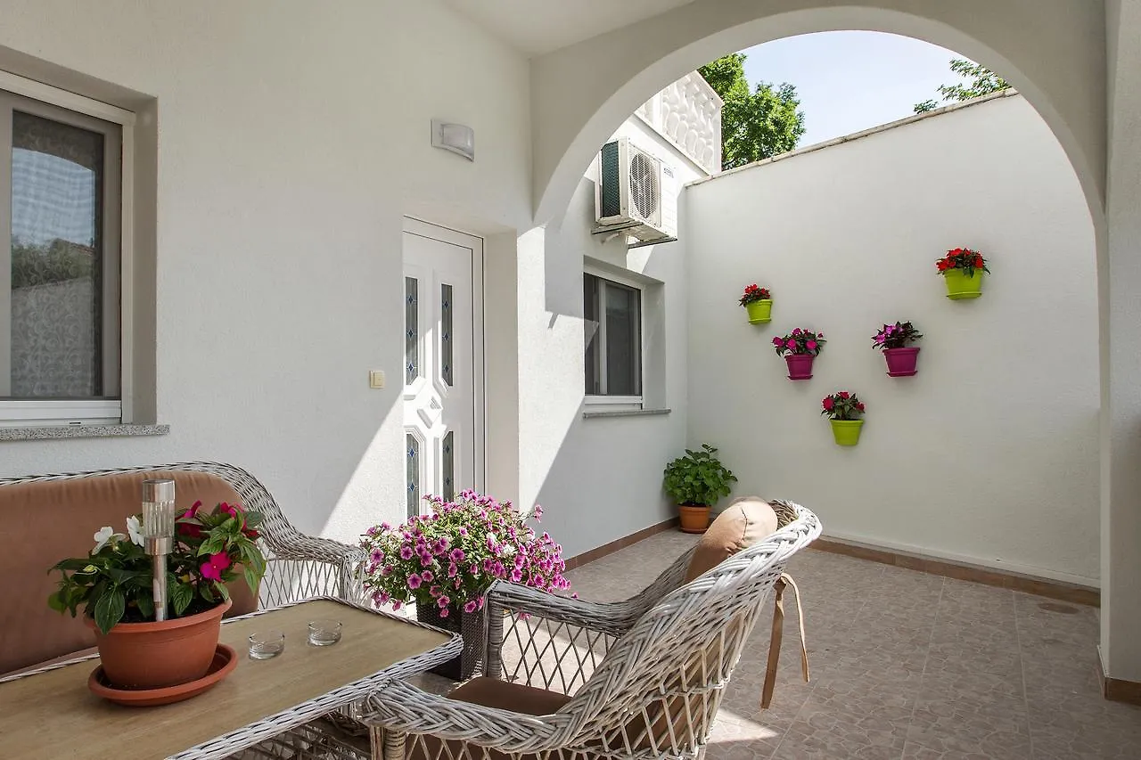 Apartment Lidija Stobrec
