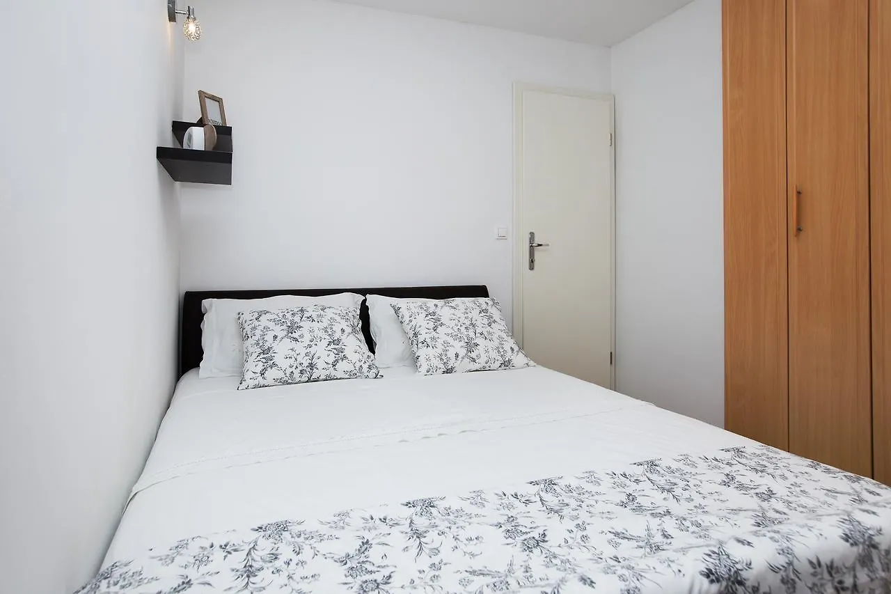 Apartment Lidija Stobrec
